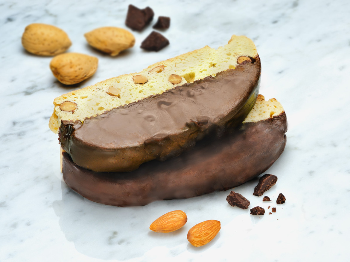 Mezzaluna Biscotti Belgian Chocolate Dipped Almond